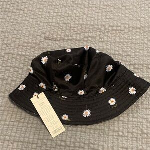 Alice + Olivia White and Black Bucket Hat Classic Design